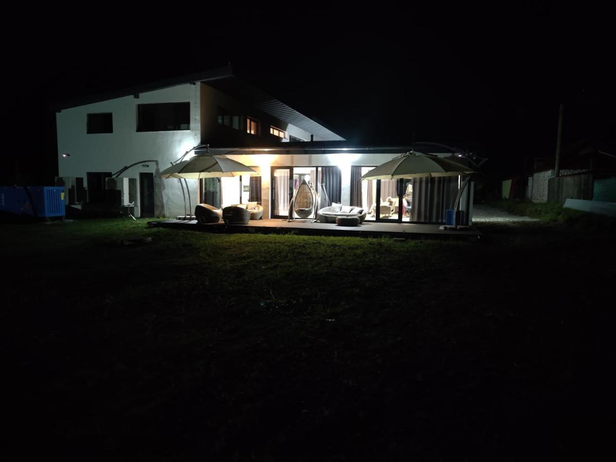Villa Jai Giridhari Avrig Exterior foto