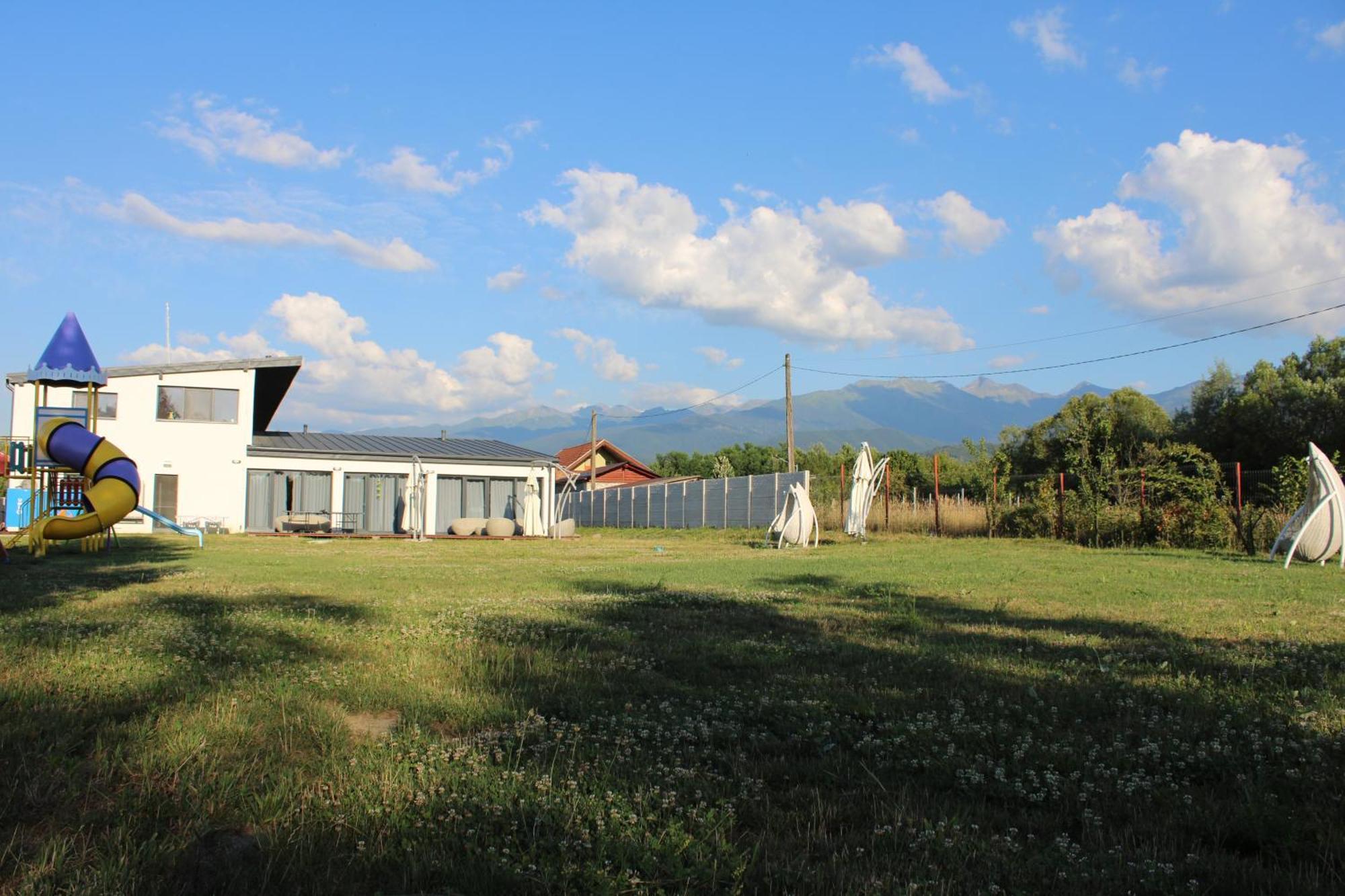 Villa Jai Giridhari Avrig Exterior foto